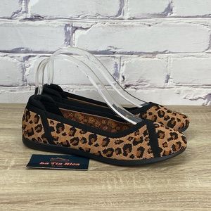 Clarks Cloudsteppers Carly Wish Dark Tan Leopard Knit Flats